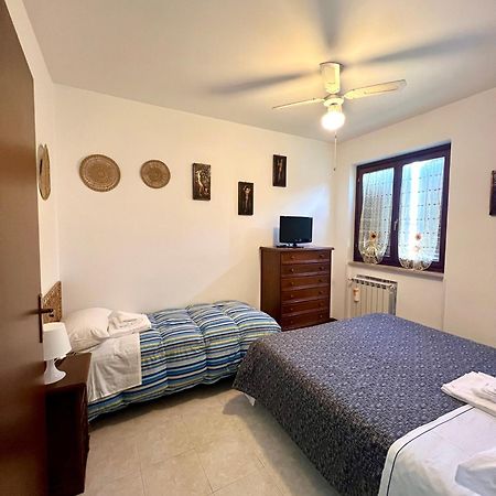 Appartamento Tra Il Borgo E Il Lago أنغويلارا سابازيا المظهر الخارجي الصورة