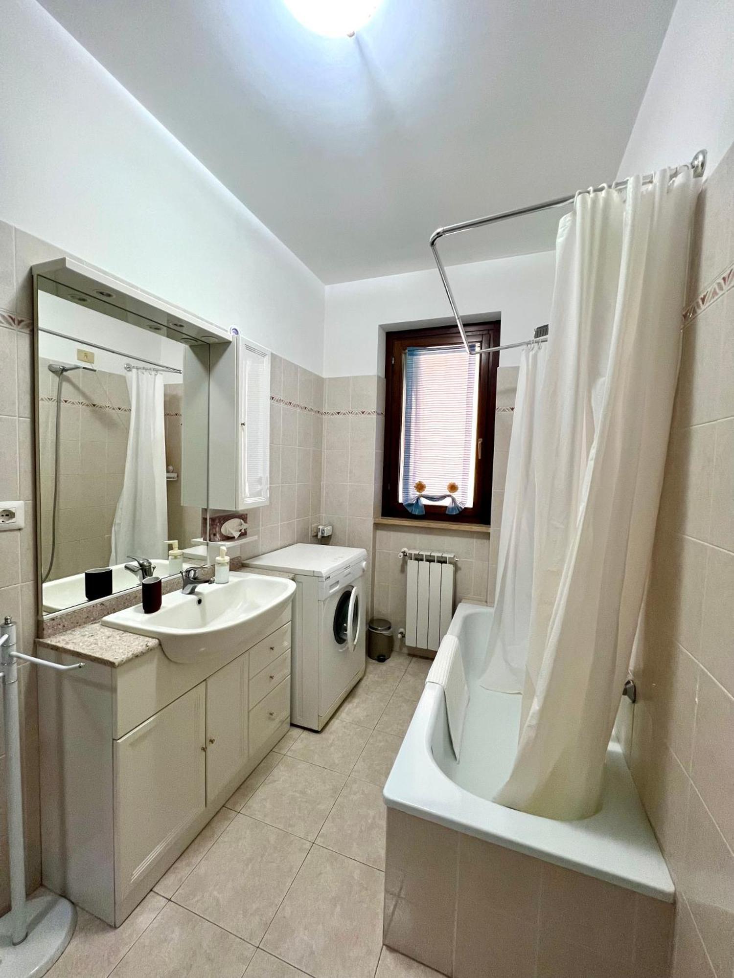 Appartamento Tra Il Borgo E Il Lago أنغويلارا سابازيا المظهر الخارجي الصورة