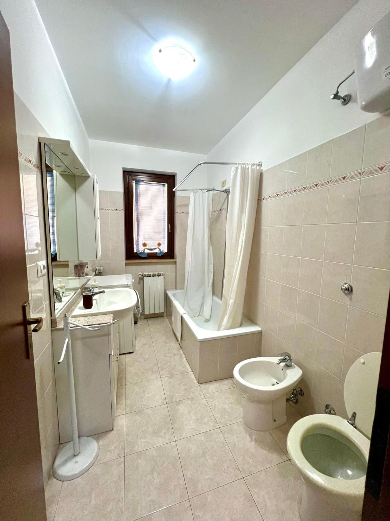 Appartamento Tra Il Borgo E Il Lago أنغويلارا سابازيا المظهر الخارجي الصورة